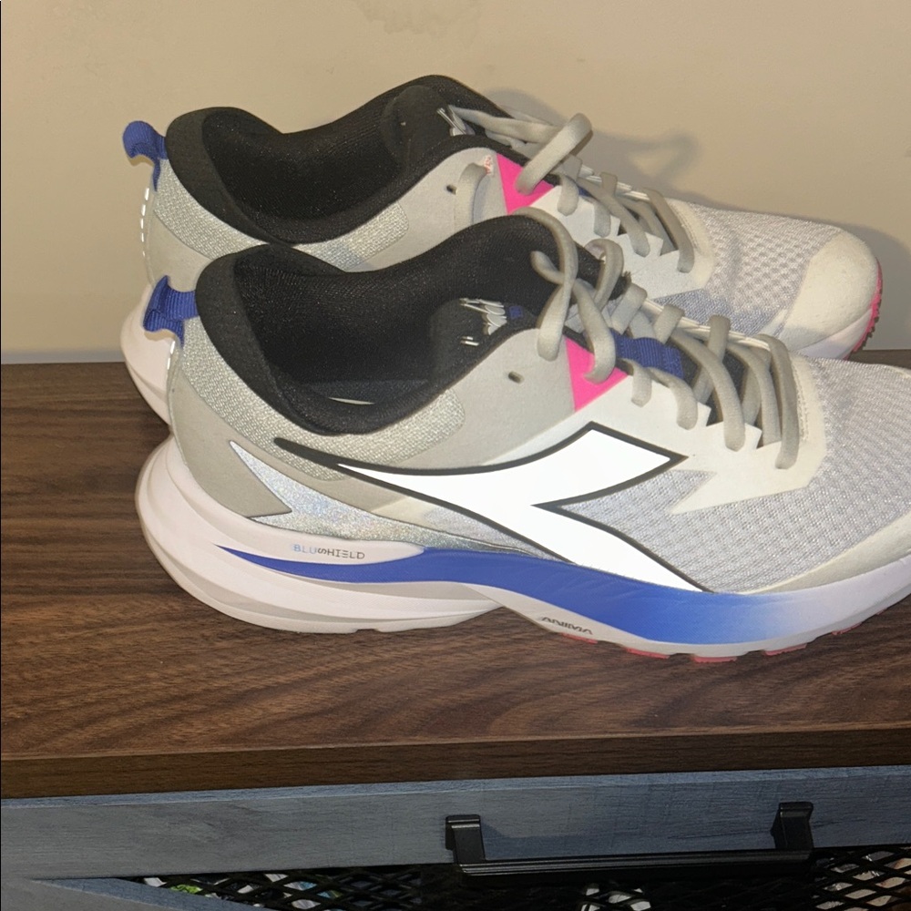DIADORA MYTHOS BLUSHIELD VIGORE 3 Running Shoes EUC~SIZE 13 - Picture 6 of 12